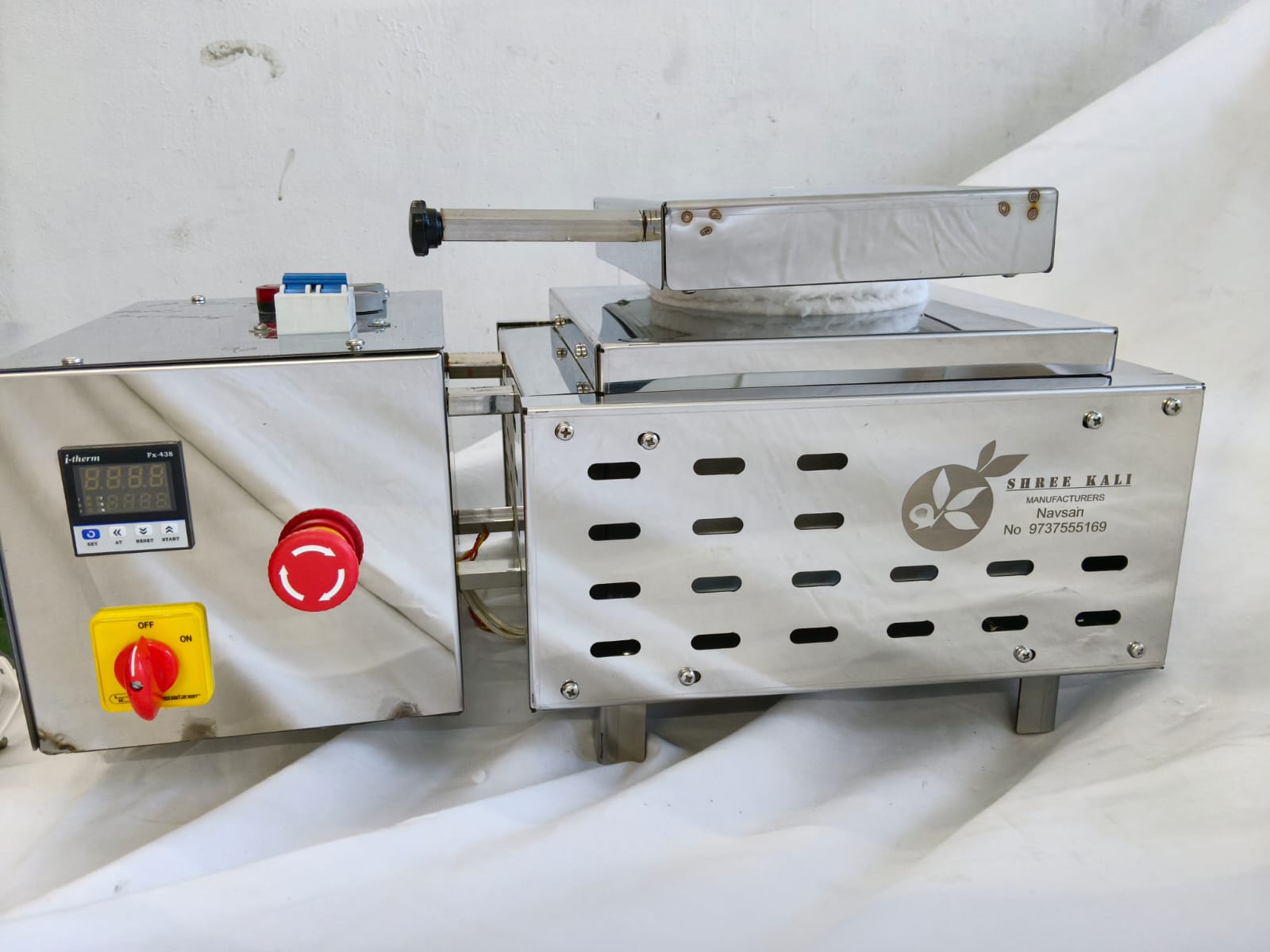 Shree Kali furnace close view of body and controller